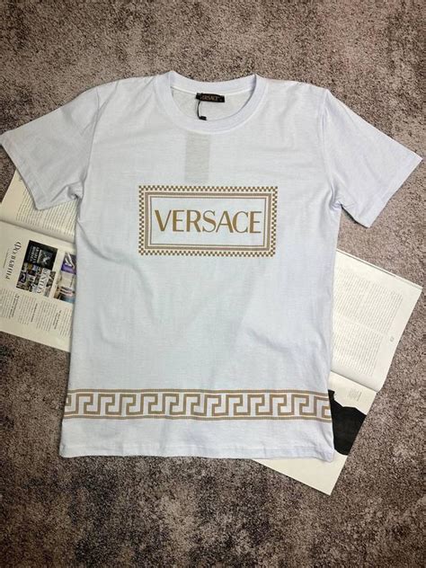 Купить Мужские футболки Versace в  .